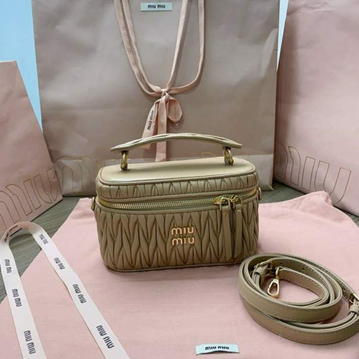 Picture of Miu Miu Handbags _SKUfw192061301fw